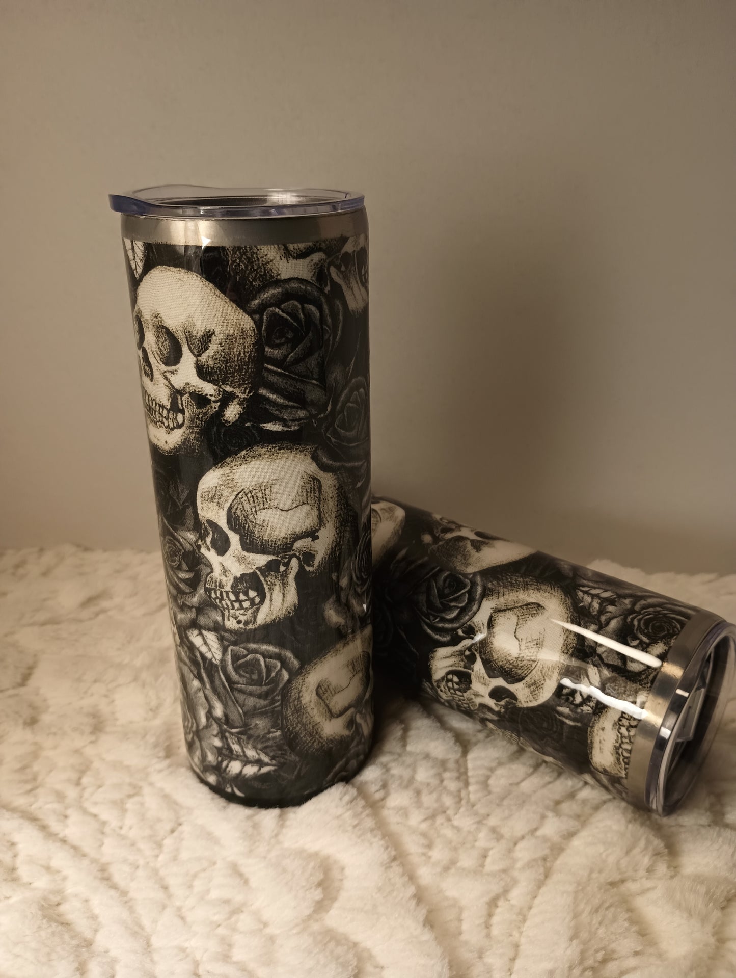 20 oz. Skulls and Roses Tumbler