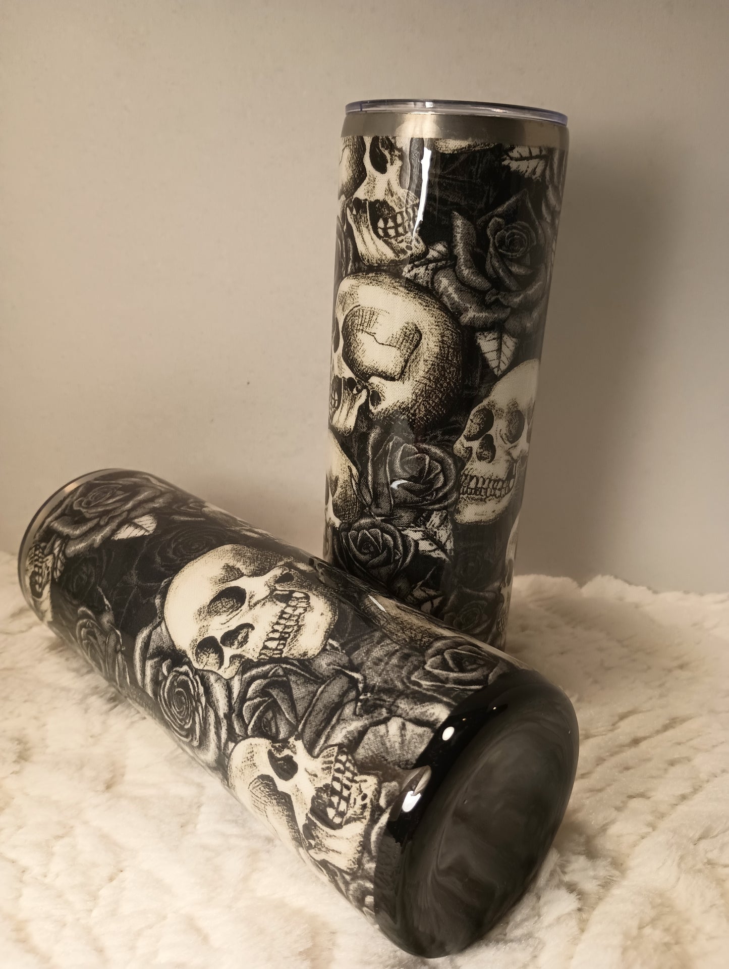 20 oz. Skulls and Roses Tumbler