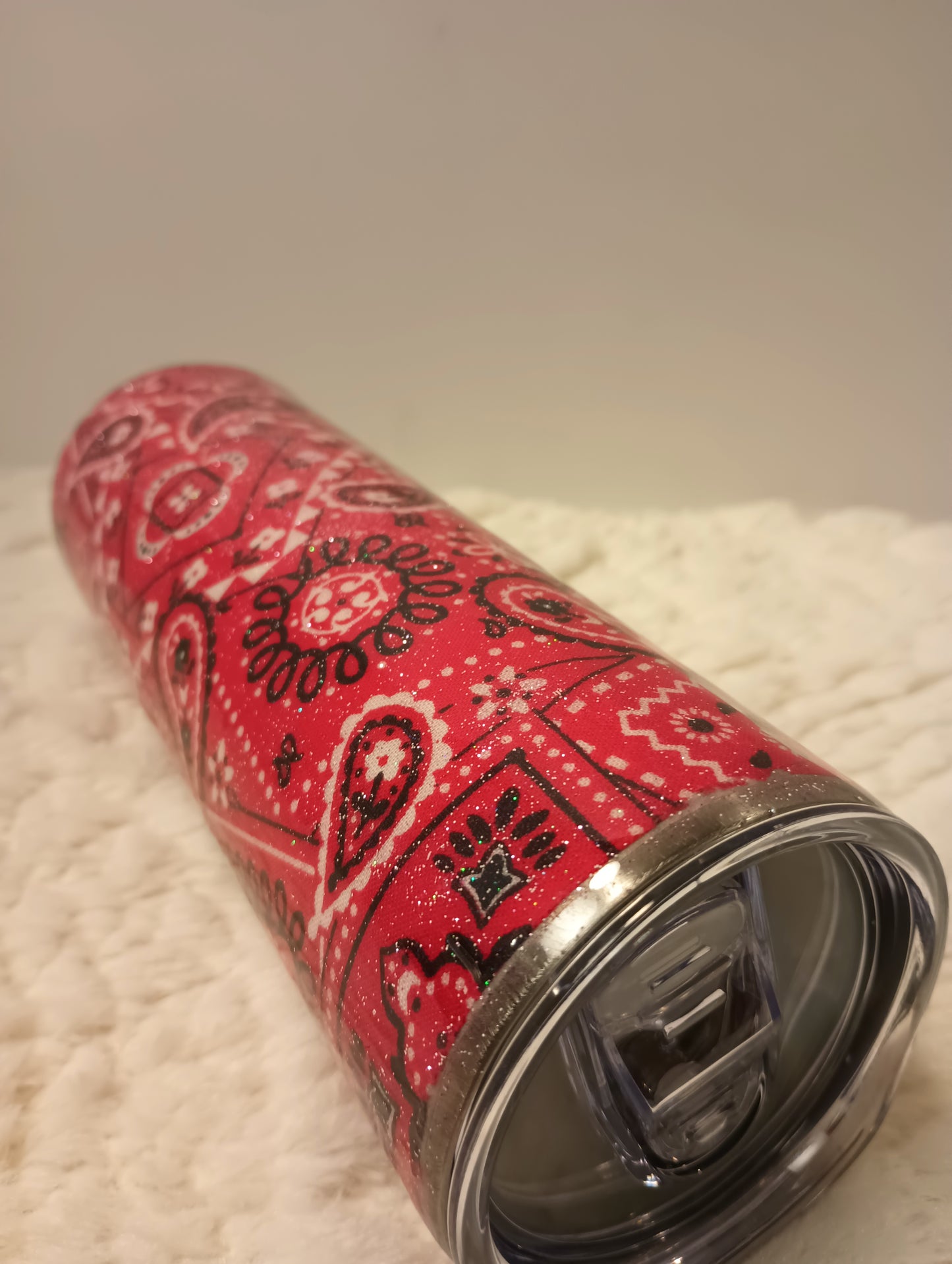 20 oz. red bandana with glitter design unique drink tumbler