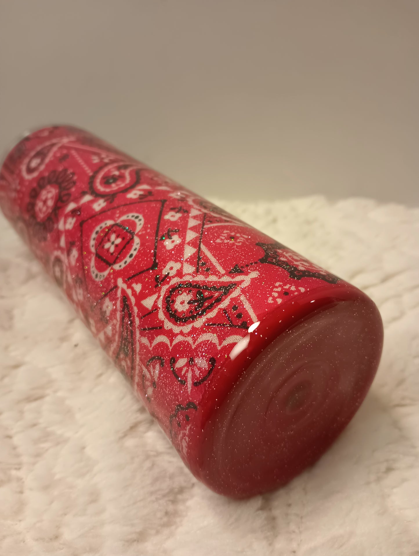 20 oz. red bandana with glitter design unique drink tumbler