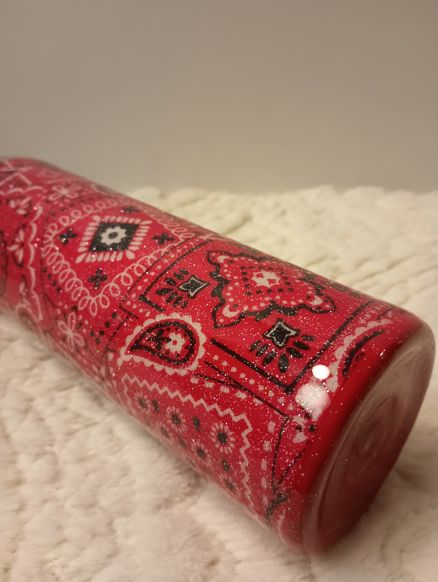 20 oz. red bandana with glitter design unique drink tumbler