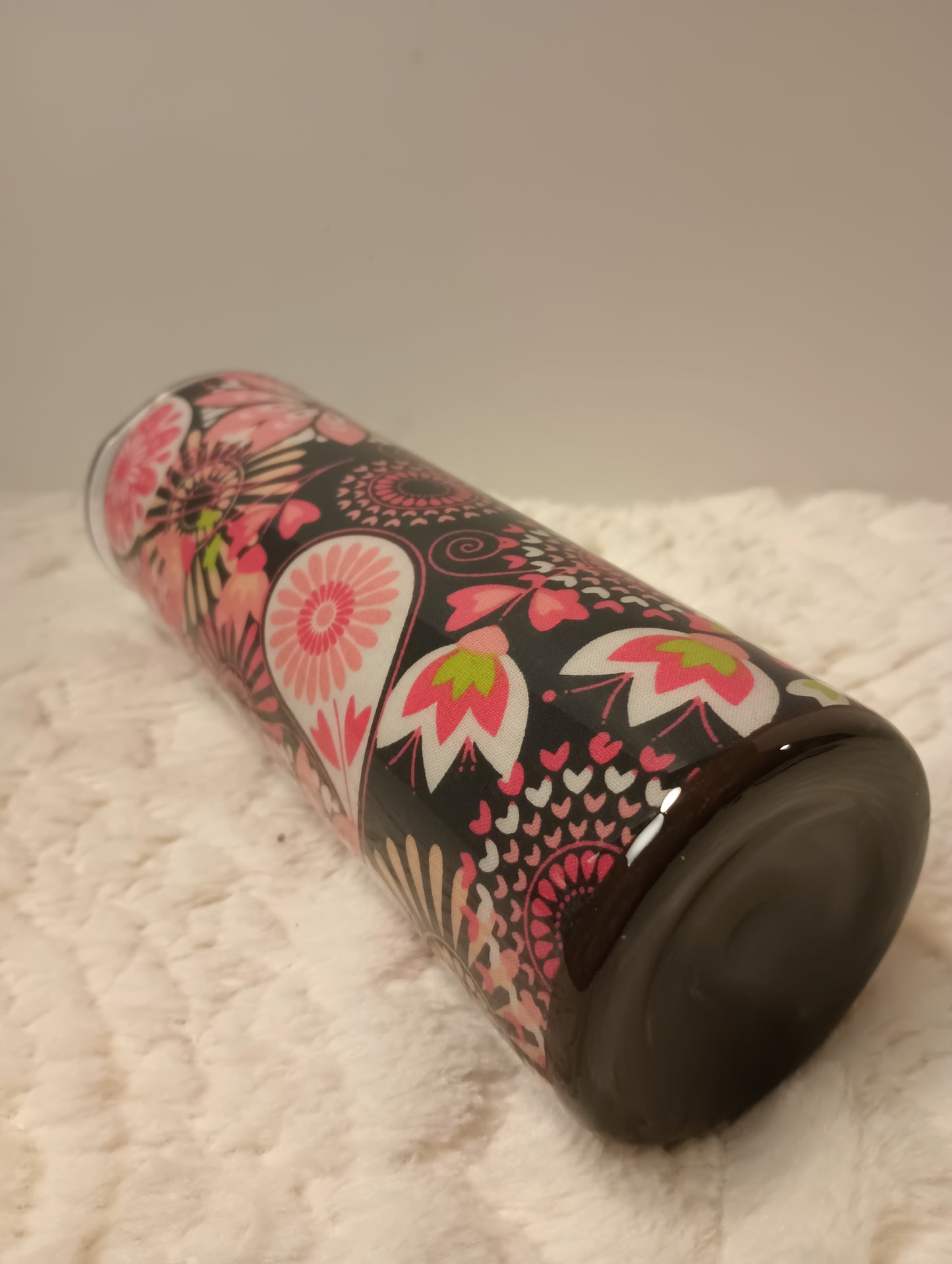 20 oz. Pretty Flower design unique drink tumbler